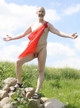 Nackedei nude hiking