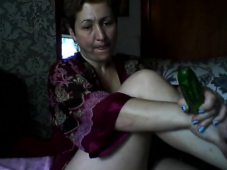 Popular European mature mother Elena perform on skype