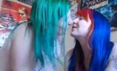 webcam lesbian kiss me