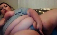 BBW gropes herself