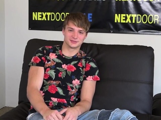 Twink muscle gay solo masturbating