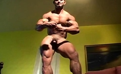 Str8 bodybuilder flexing nude