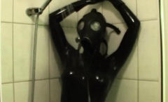 Amateur cd in latex masturbating dildoing