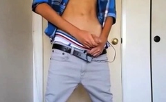 Twink Amateur Gets Off On Sagging