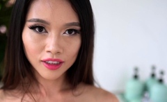 Big boob brunette masturbates on webcam