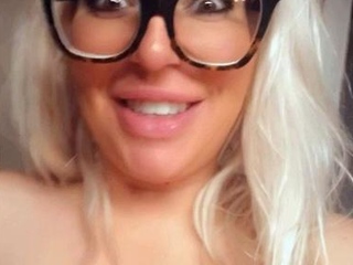 Amateur Big Boobs jerks Big Dick