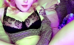 Sexy hottie Anetta Keys enjoys a solo toy masturbation