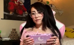 Amateur webcam babe dildo masturbation